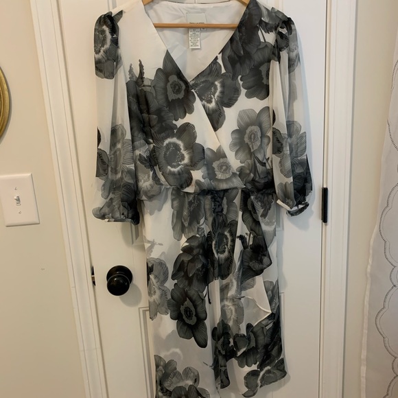 Donna Morgan Dresses & Skirts - Donna Morgan Grey Floral dress
